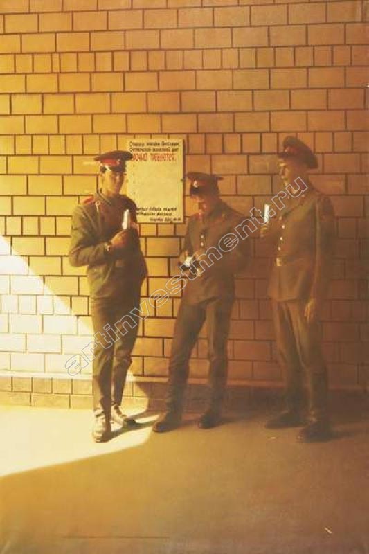 СЕМЁН ФАЙБИСОВИЧ Солдаты. Из серии «Вокзалы». 1989