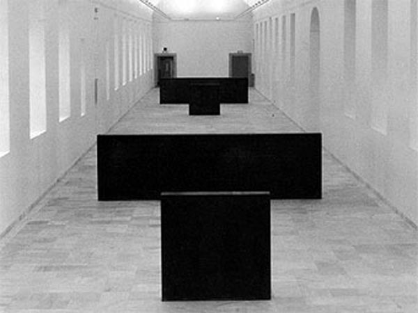 Madrid museum acquired a copy of the sculpture by Richard Serra