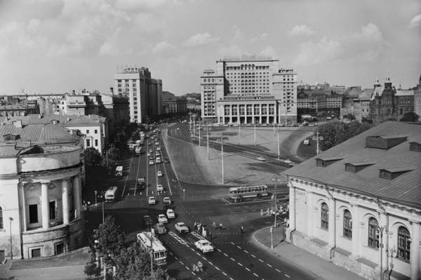 Naum Granovsky Marx Avenue. way traffic. 1963
